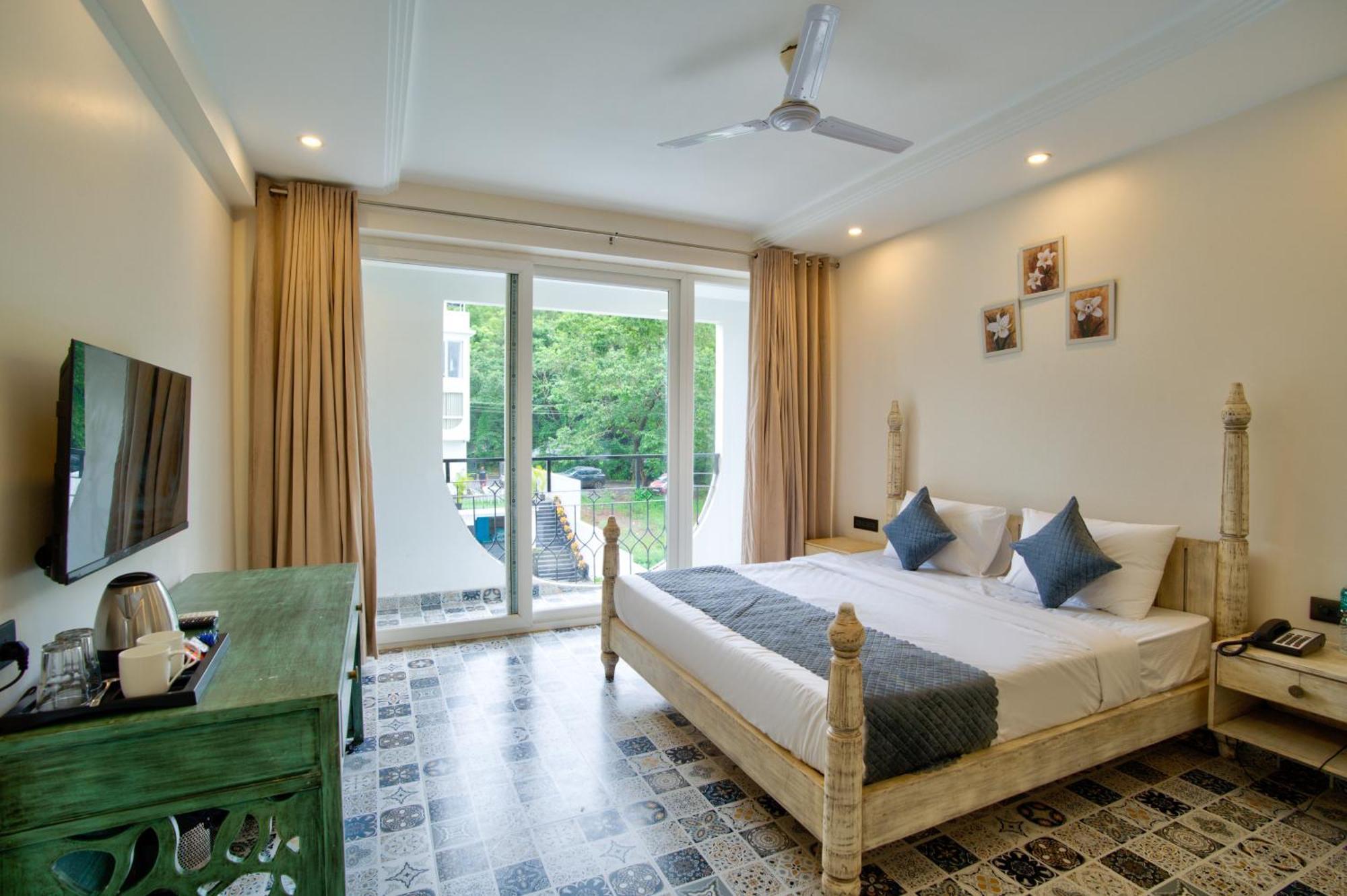מלון באג'ה Goa Courtyard By The Porto Arpora מראה חיצוני תמונה