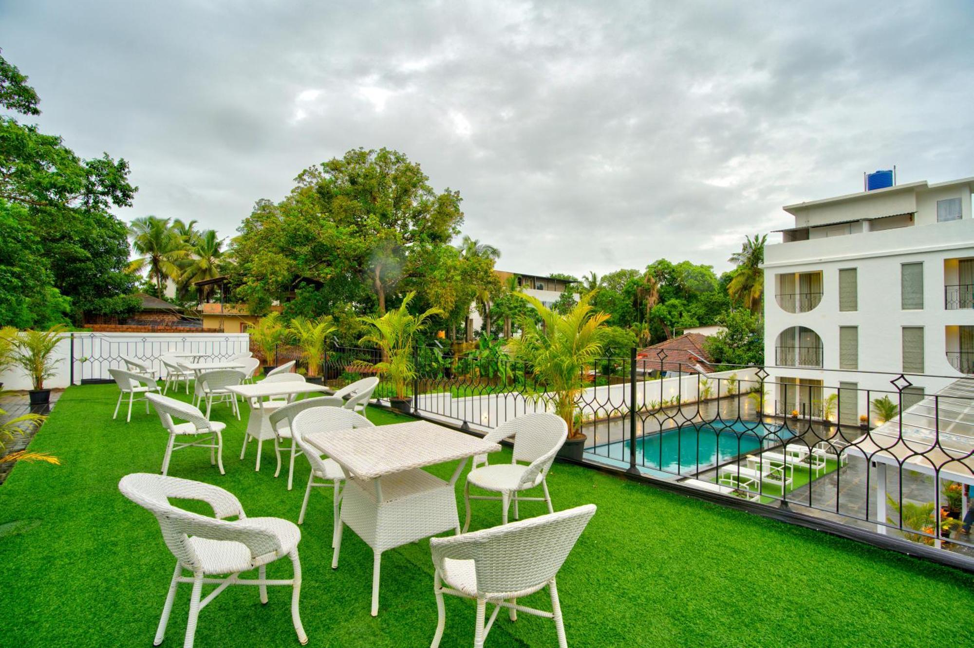 מלון באג'ה Goa Courtyard By The Porto Arpora מראה חיצוני תמונה