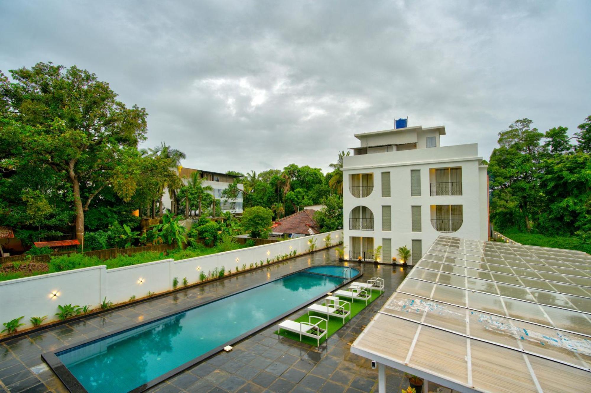 מלון באג'ה Goa Courtyard By The Porto Arpora מראה חיצוני תמונה
