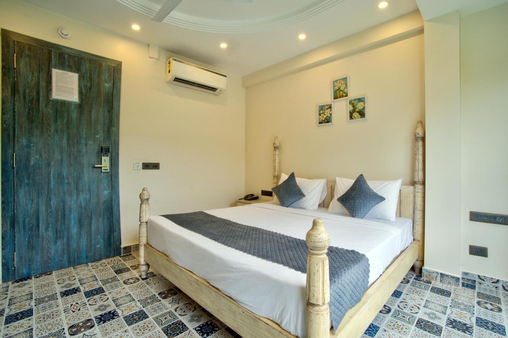 מלון באג'ה Goa Courtyard By The Porto Arpora מראה חיצוני תמונה