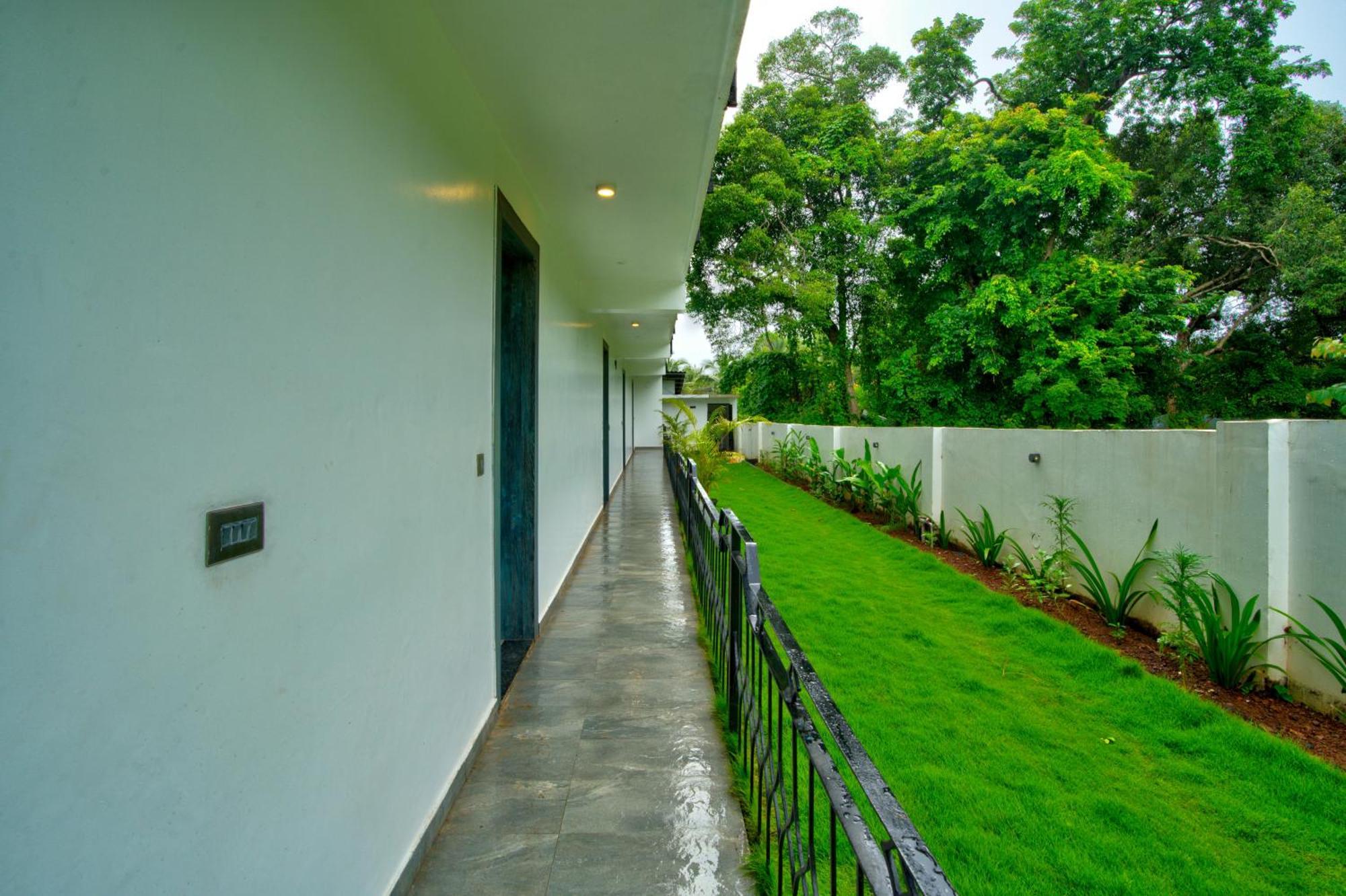 מלון באג'ה Goa Courtyard By The Porto Arpora מראה חיצוני תמונה