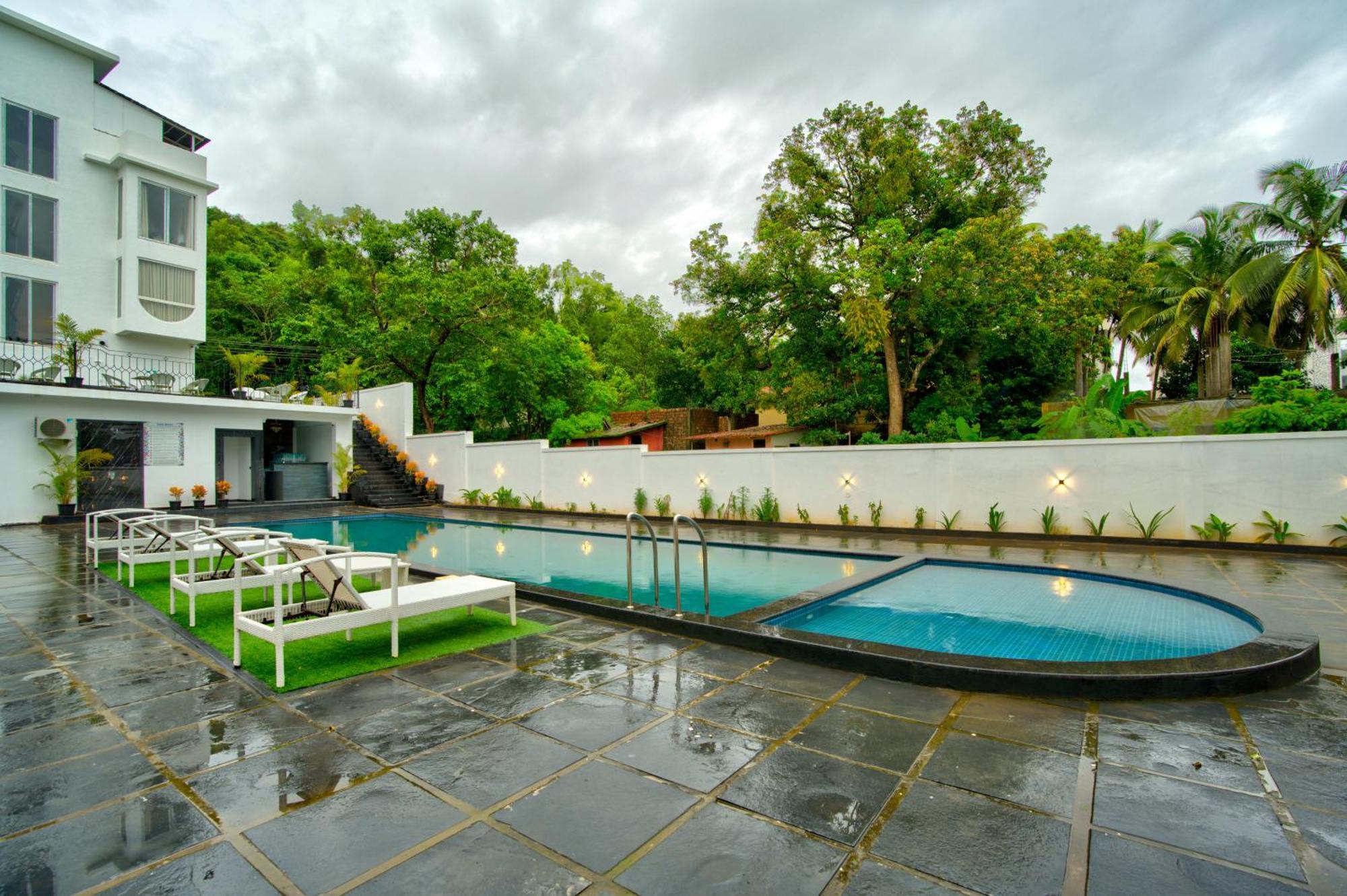 מלון באג'ה Goa Courtyard By The Porto Arpora מראה חיצוני תמונה